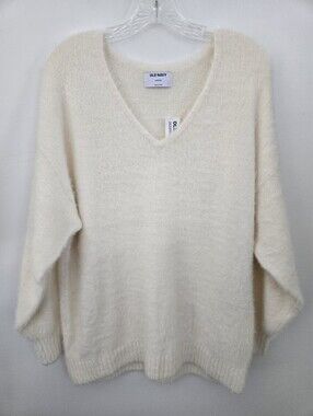 Old Navy Eyelash V-Neck Pullover Sweater. Color Cream. Size Small Petite. New